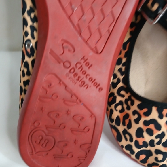 Chocolaticas Black and Tan Leopard Print Mary Jane Flats - Picture 6 of 6